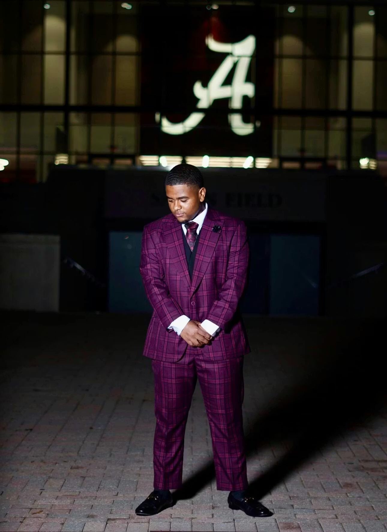 Men's Designer Vested Wide Peak Lapel Houndstooth Plaid Suit in Burgundy