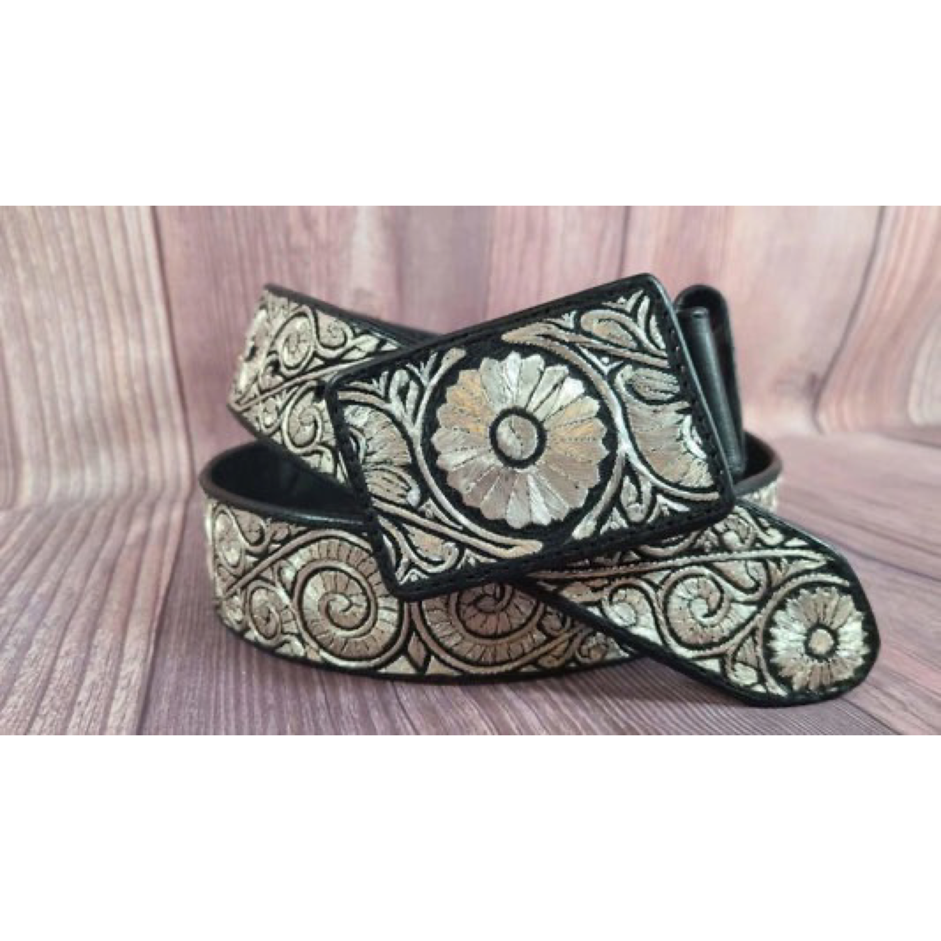 Cintos Con Hilo de Plata