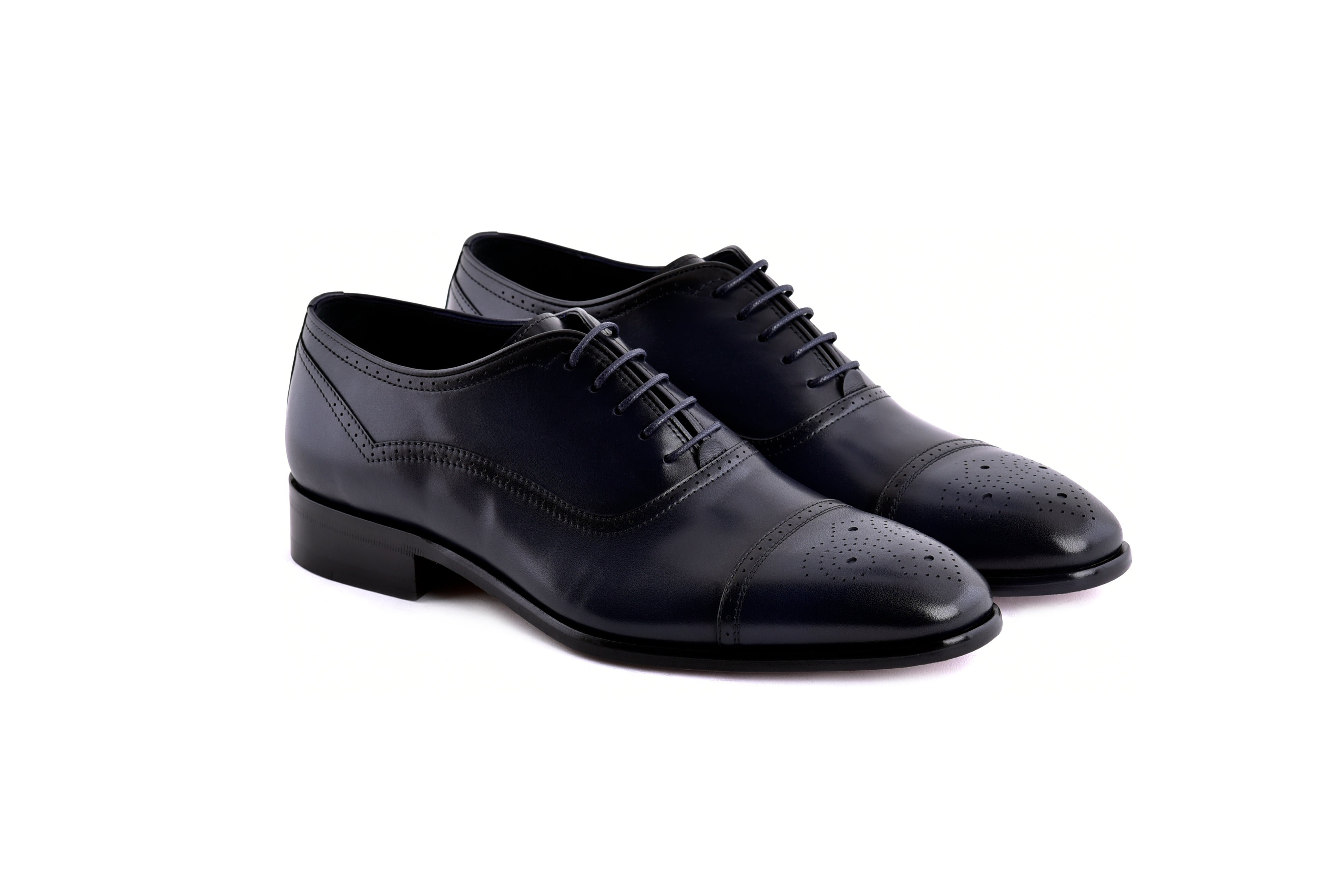 C0001103-7960 Perforated Cap toe lace up- Navy