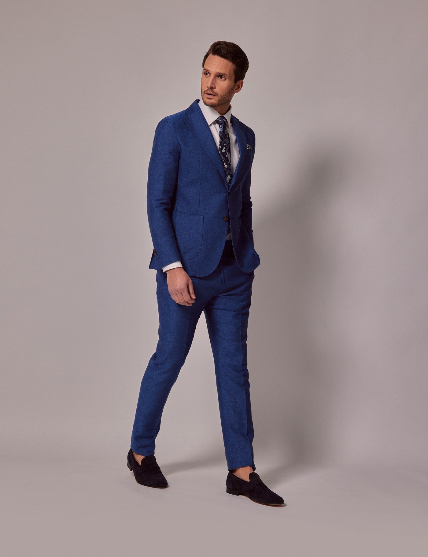 Slim Linen Suit for Summer Beach Weddings