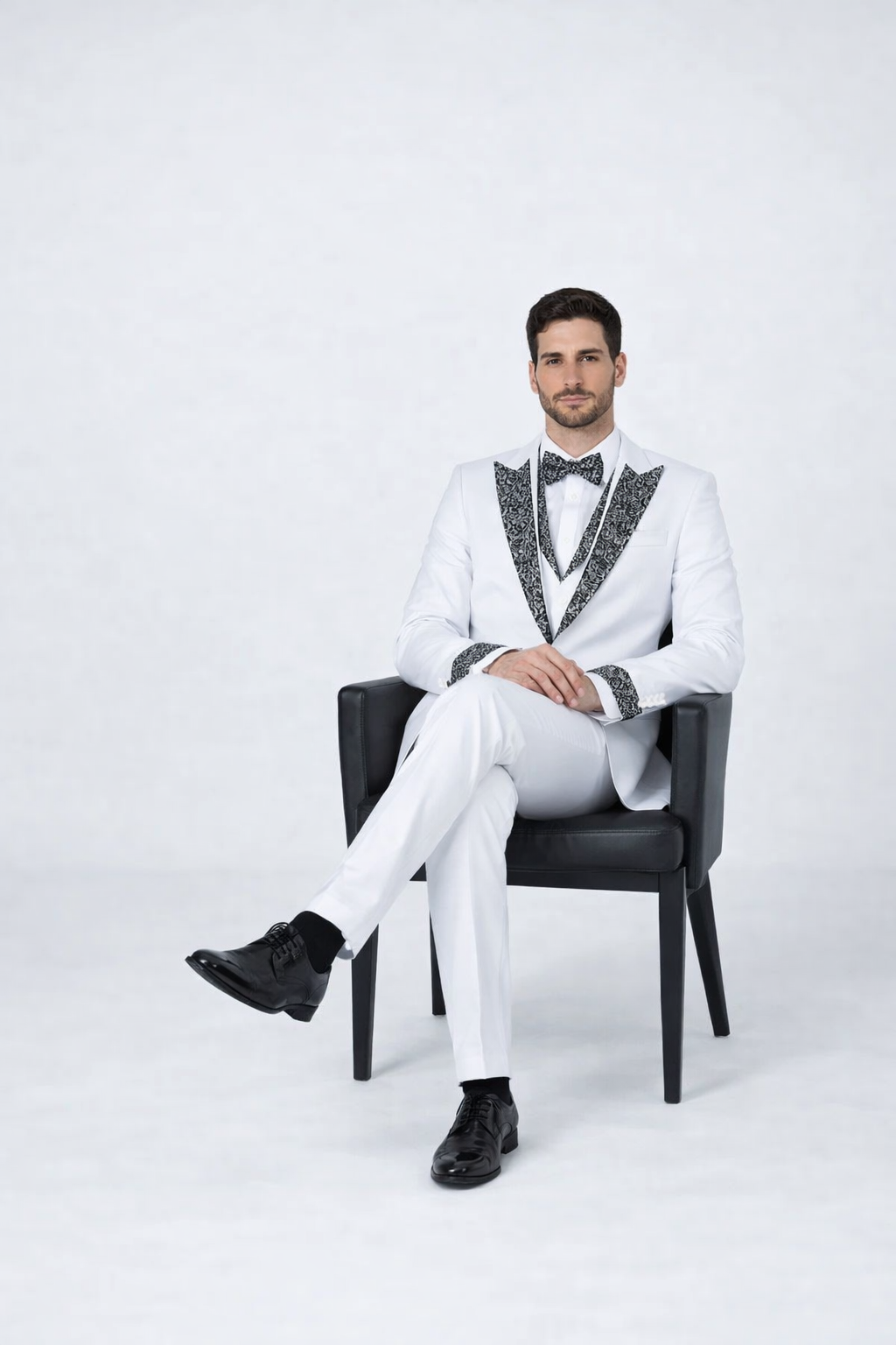 White Stone-Embellished Tuxedo – Peak Lapel 4-Piece Suit