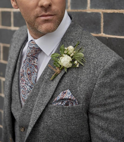 Menβs Peaky Blinder Light Grey Tweed Suit with Vest β Classic Three Piece Formal Suit, Vintage Wedding Business Outfit