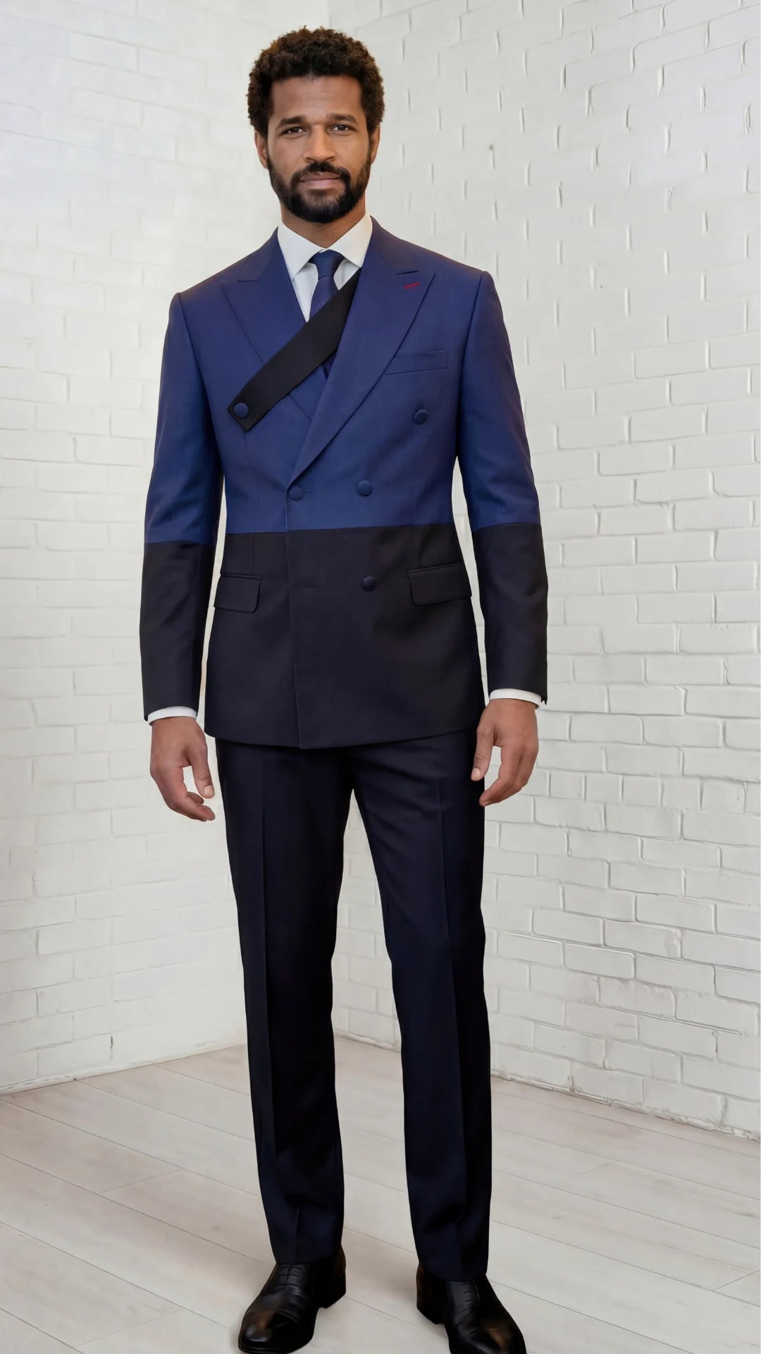 Statement Mens Modern Fit 2 Piece 100% Super 200s Wool Two Tone Suit β Double Breasted Peak Lapel Jacket with Chest Strap
