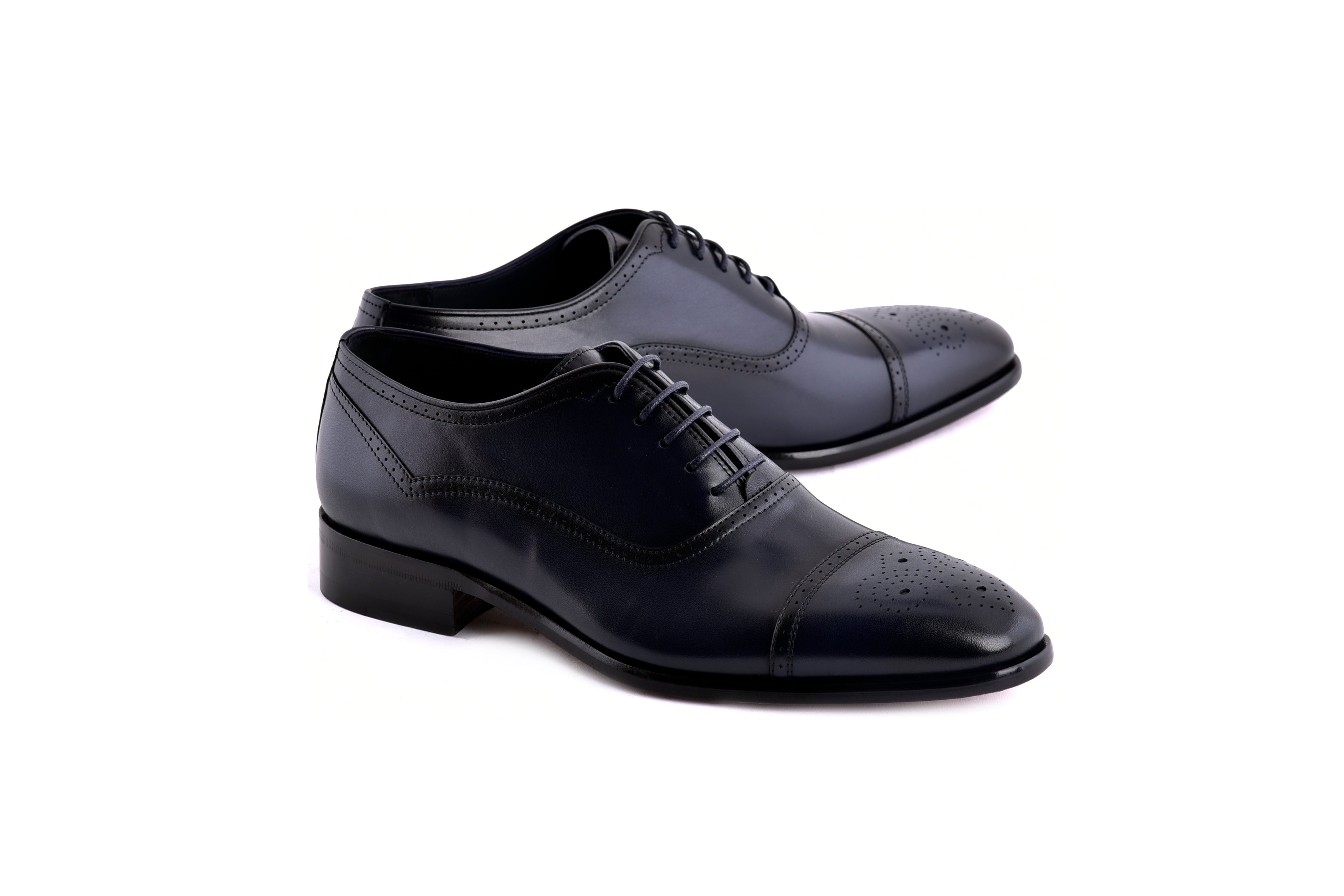 C0001103-7960 Perforated Cap toe lace up- Navy