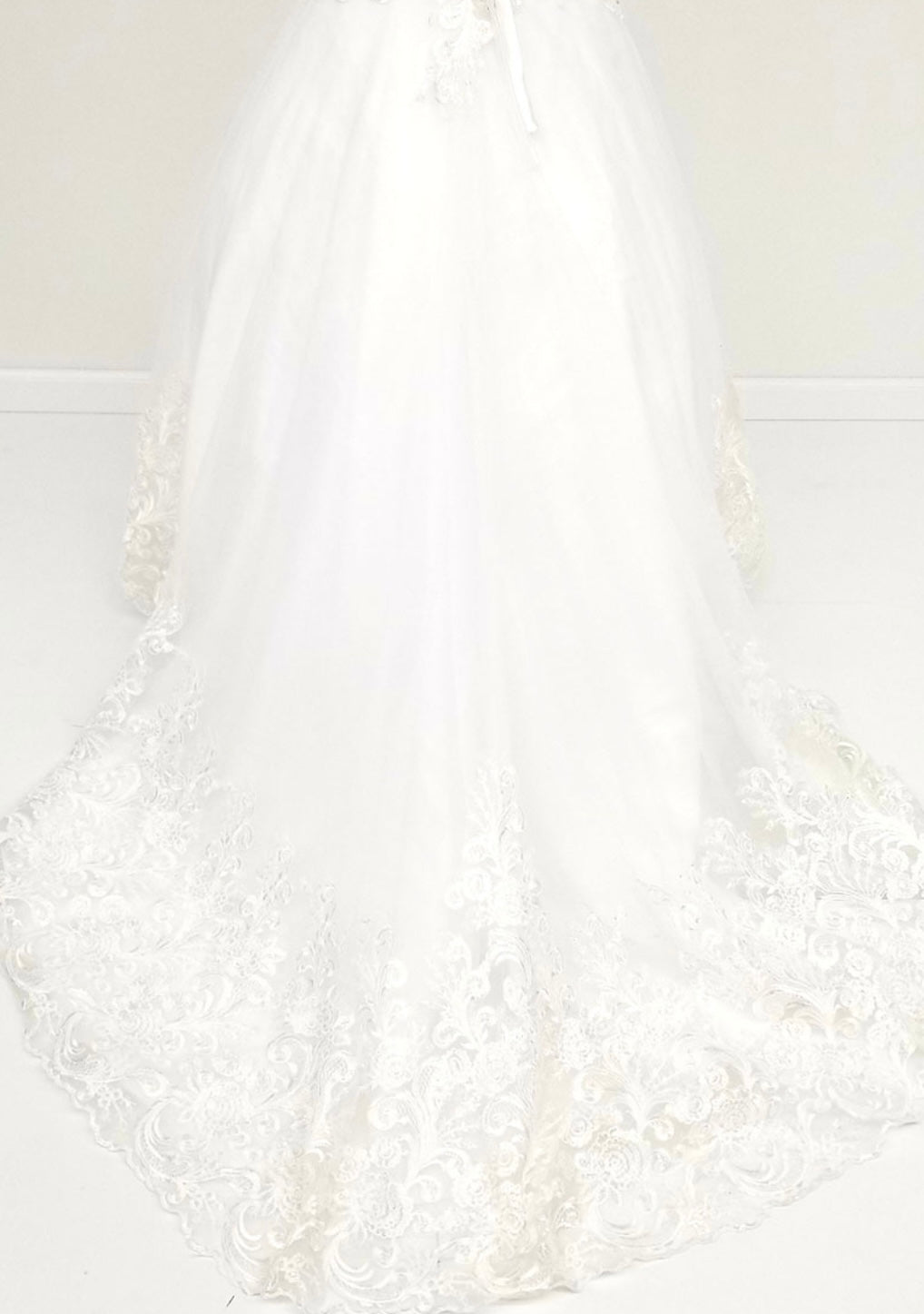 Chicas W1021 Romantic Bridal Mermaid Floor-Length Embroidered Appliqué Tulle Dress