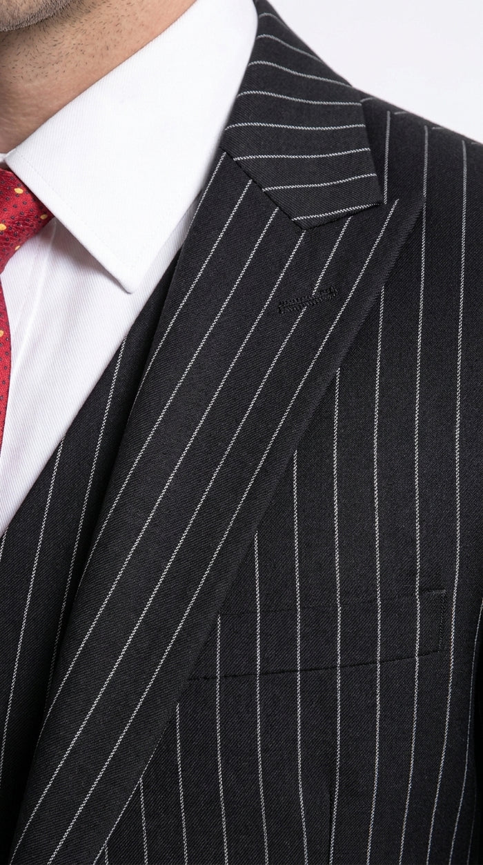 Men’s Black Pinstripe 1920s Gangster Suit with Vest, Formal Vintage Party Dress Suit