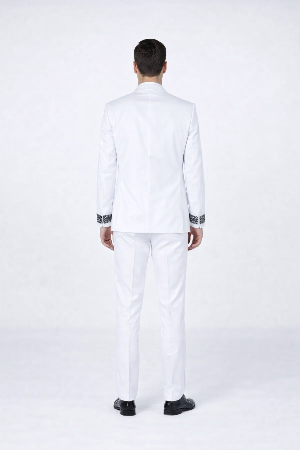 White Stone-Embellished Tuxedo – Peak Lapel 4-Piece Suit