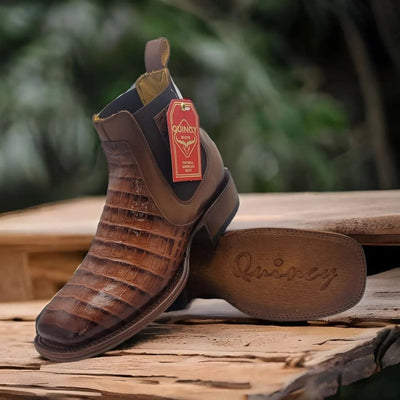 Botin de Cocodrilo Grabado Nuca Punta Cuadrada Cognac