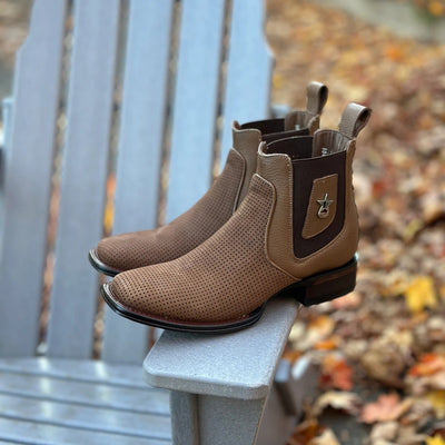 Botines de Gamuza Perforada Punta Cuadrada Los Altos Boots