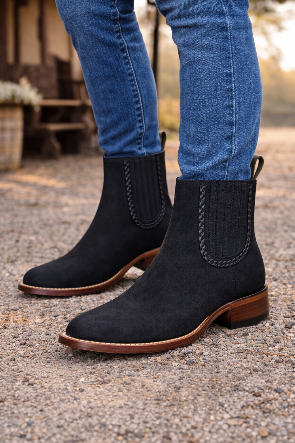 Botines Charros de Gamuza Punta Cuadrada Mujer Negro