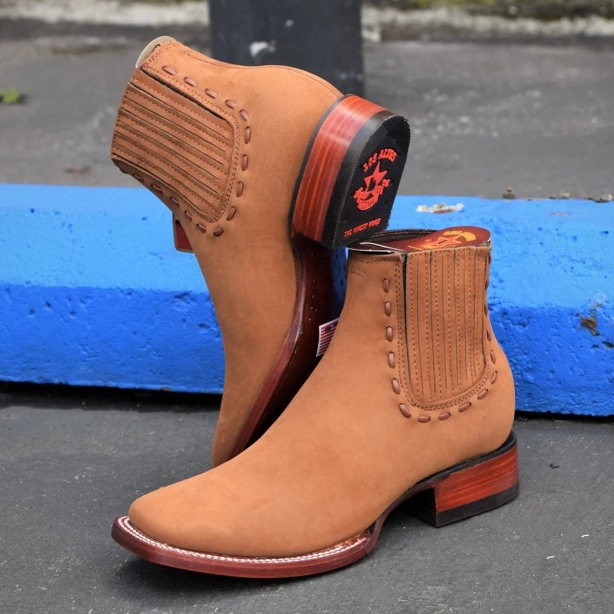 Botines Charros de Gamuza Punta Cuadrada Mujer Shedron