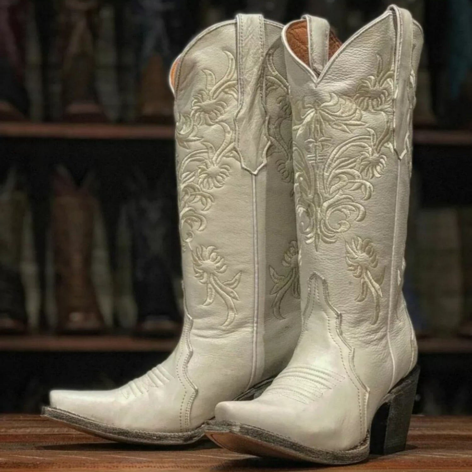 Tanner Mark Women's Leah Snip Toe Leather Boots White